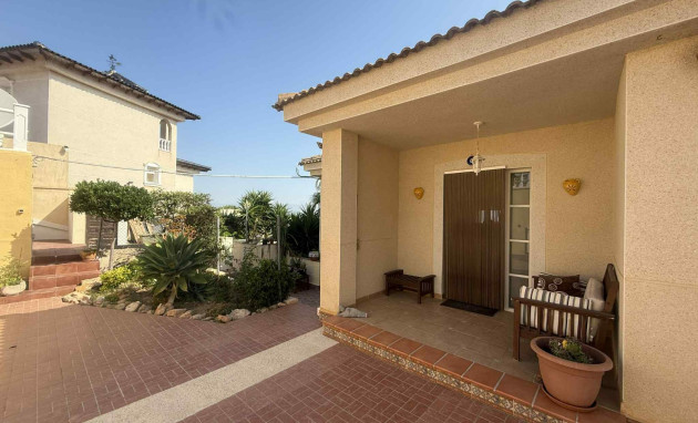 Resale - Detached House / Villa - Almoradí