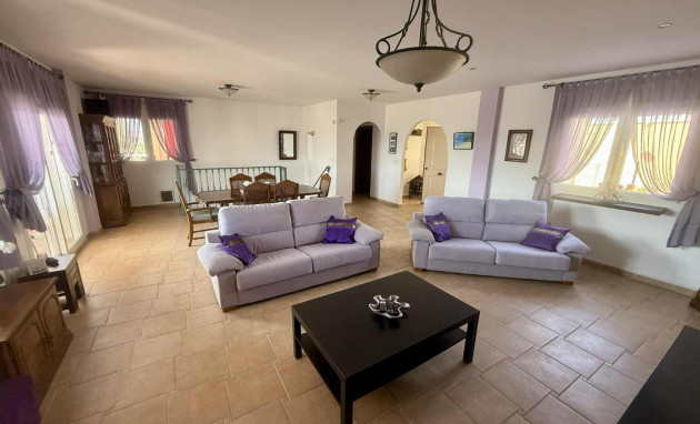Resale - Detached House / Villa - Almoradí