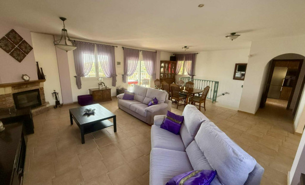 Resale - Detached House / Villa - Almoradí