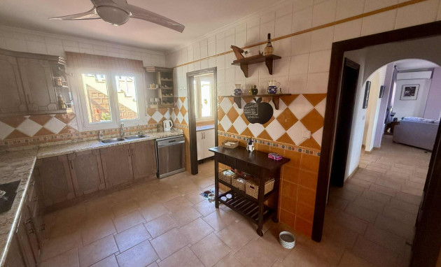 Resale - Detached House / Villa - Almoradí