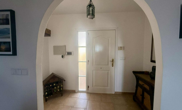 Resale - Detached House / Villa - Almoradí