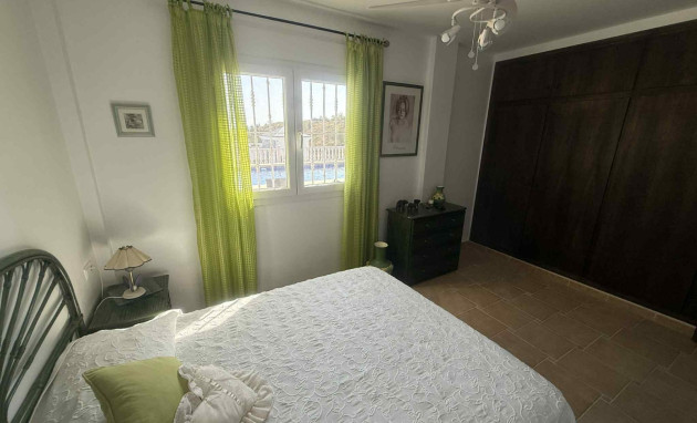 Resale - Detached House / Villa - Almoradí