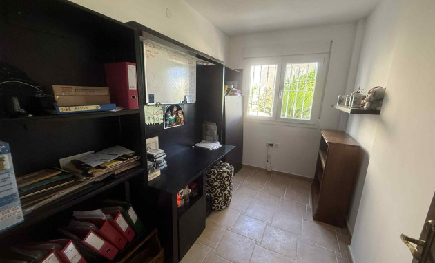 Resale - Detached House / Villa - Almoradí