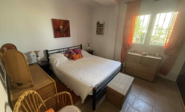 Resale - Detached House / Villa - Almoradí