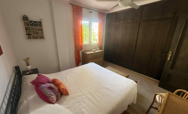 Resale - Detached House / Villa - Almoradí