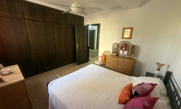 Resale - Detached House / Villa - Almoradí