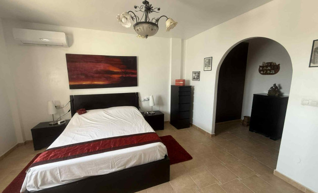 Resale - Detached House / Villa - Almoradí