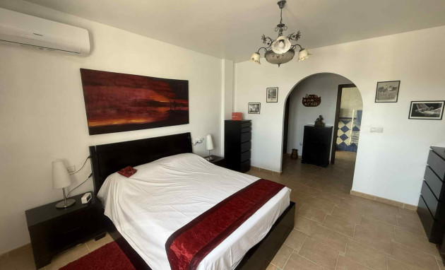 Resale - Detached House / Villa - Almoradí