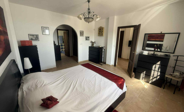 Resale - Detached House / Villa - Almoradí