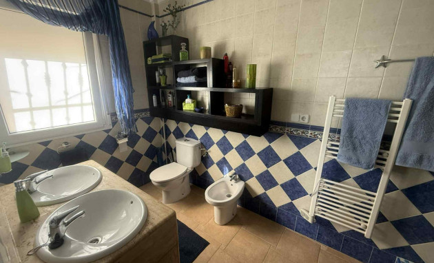 Resale - Detached House / Villa - Almoradí