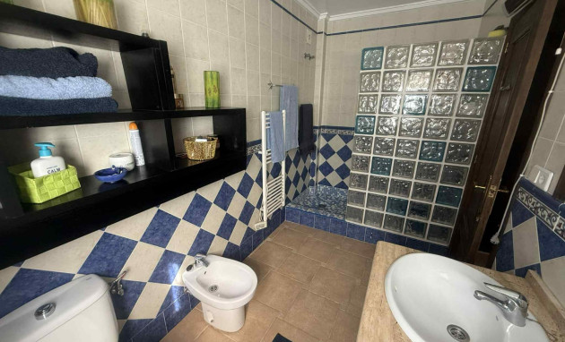 Resale - Detached House / Villa - Almoradí