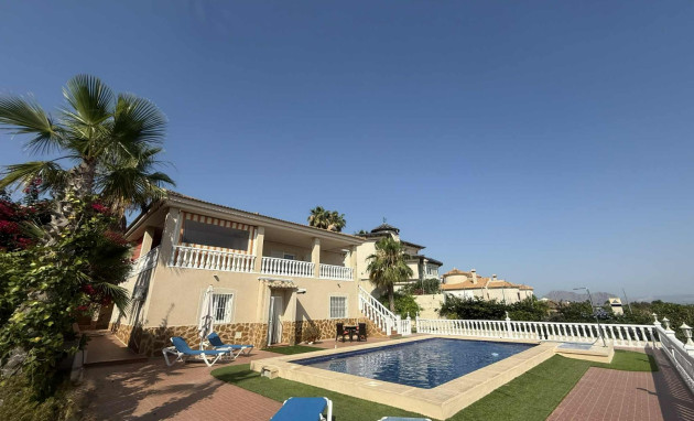 Resale - Detached House / Villa - Almoradí