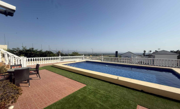 Resale - Detached House / Villa - Almoradí