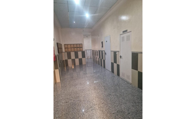 Revente - Apartment - Torrevieja - Paseo maritimo