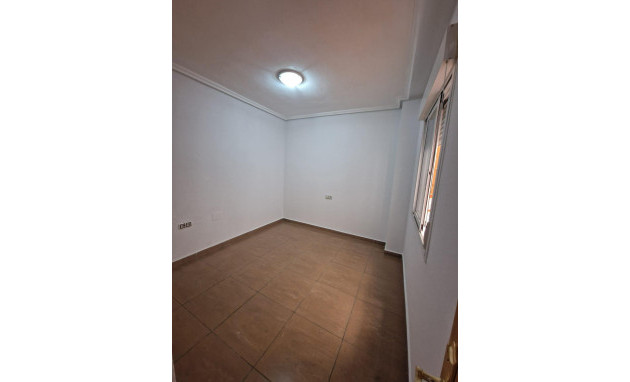 Revente - Apartment - Torrevieja - Paseo maritimo