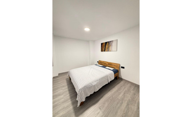 Herverkoop - Apartment - Torrevieja - Estacion de autobuses