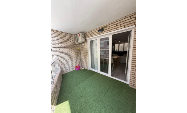 Herverkoop - Apartment - Torrevieja - Estacion de autobuses