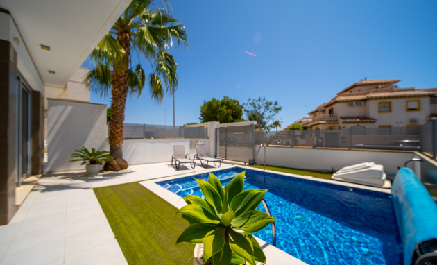 Herverkoop - Villa - Orihuela Costa - Lomas de Cabo Roig