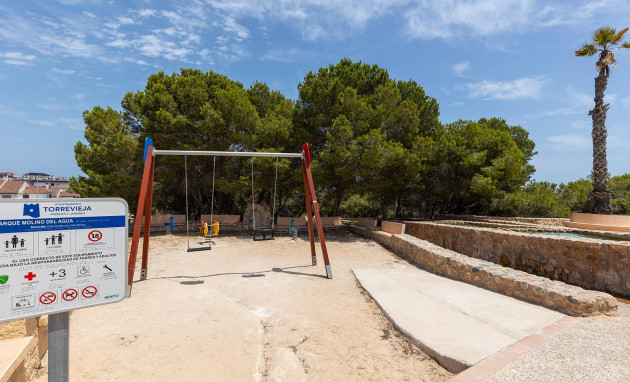 Herverkoop - Bungalow - Gelijkvloers - Torrevieja - La Mata