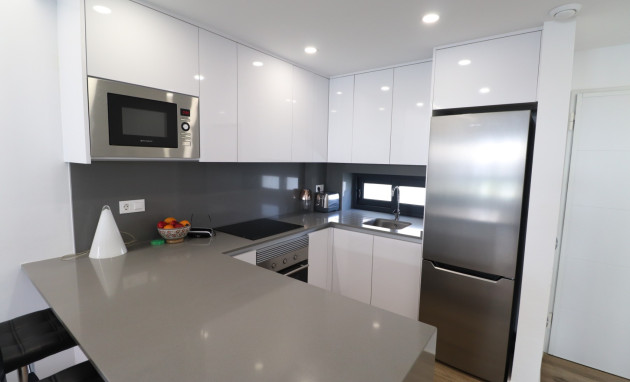 Resale - Apartment - Orihuela Costa - Villamartin