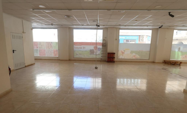 Herverkoop - Reclame - Torrevieja - Estacion de autobuses