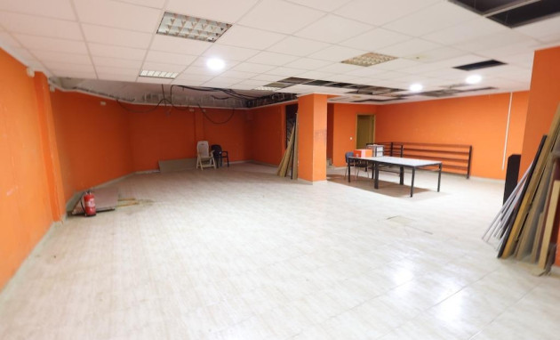 Herverkoop - Reclame - Torrevieja - Estacion de autobuses