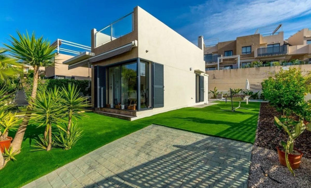 Herverkoop - Villa - Orihuela Costa - La Zenia