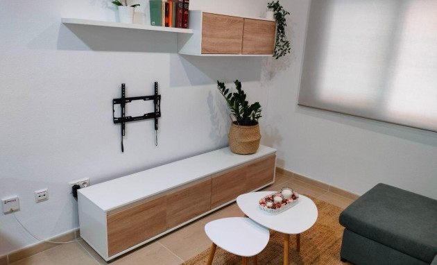 Herverkoop - Apartment - Torrevieja - Estacion de autobuses