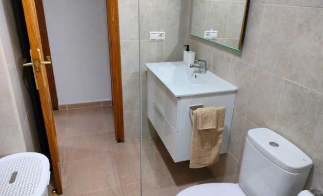 Herverkoop - Apartment - Torrevieja - Estacion de autobuses