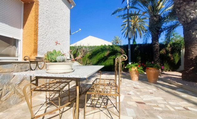 Herverkoop - Masia - La marina - La Marina