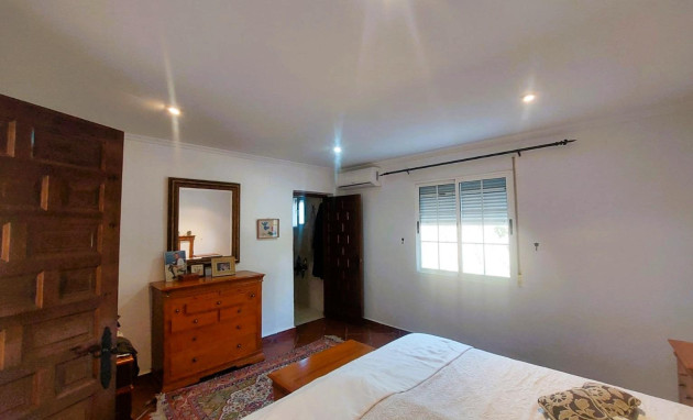 Herverkoop - Masia - La marina - La Marina