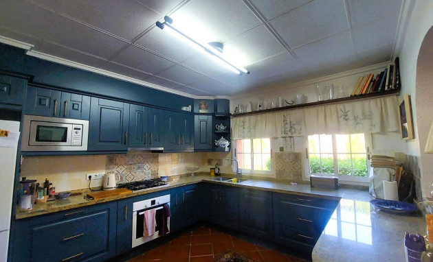 Herverkoop - Masia - La marina - La Marina