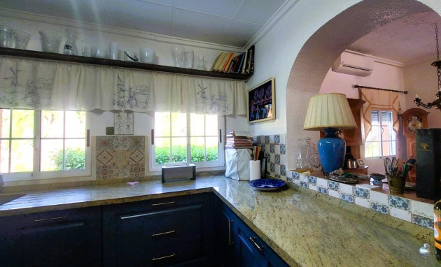 Herverkoop - Masia - La marina - La Marina