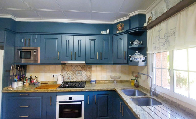 Herverkoop - Masia - La marina - La Marina