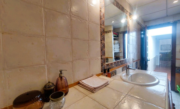 Herverkoop - Masia - La marina - La Marina