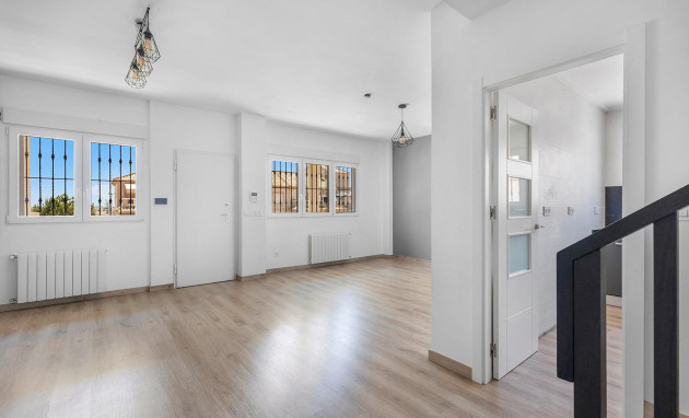 Herverkoop - Villa - Torrevieja - Aguas Nuevas