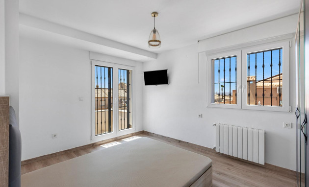 Herverkoop - Villa - Torrevieja - Aguas Nuevas