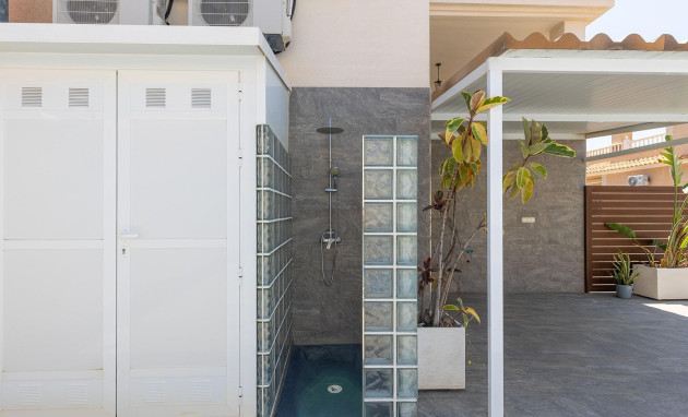 Herverkoop - Villa - Torrevieja - Aguas Nuevas