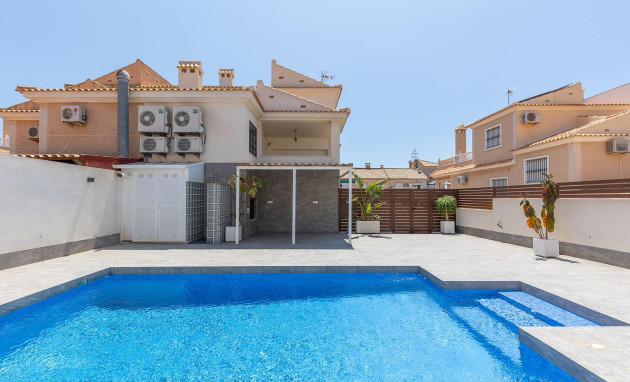 Herverkoop - Villa - Torrevieja - Aguas Nuevas