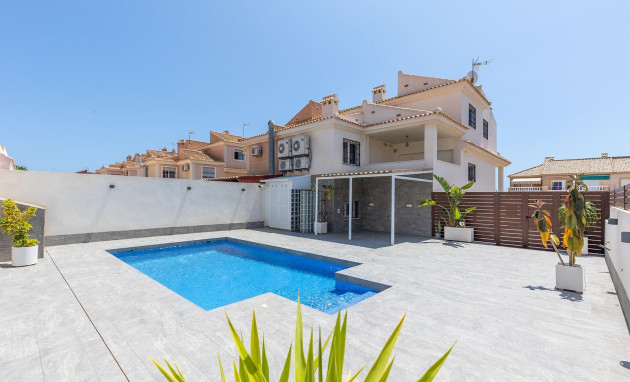 Herverkoop - Villa - Torrevieja - Aguas Nuevas