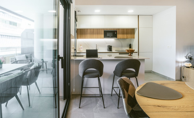 Herverkoop - Apartment - Torrevieja - Playa del Cura