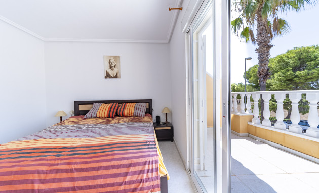 Revente - Casa de Pueblo - Ciudad quesada - Dona Pepa