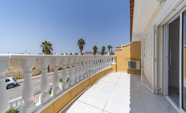 Revente - Casa de Pueblo - Ciudad quesada - Dona Pepa