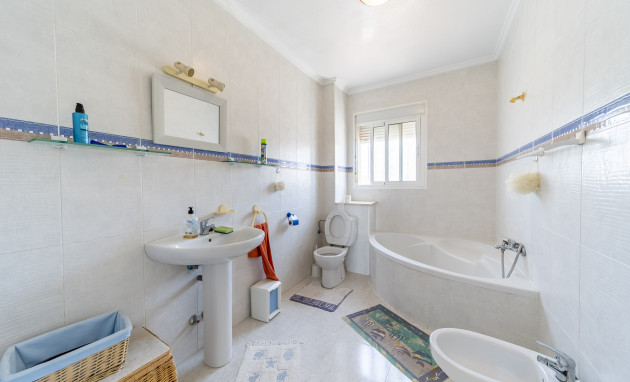 Revente - Casa de Pueblo - Ciudad quesada - Dona Pepa