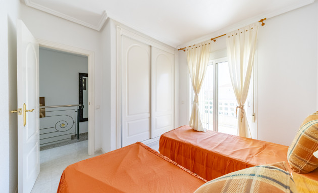 Revente - Casa de Pueblo - Ciudad quesada - Dona Pepa