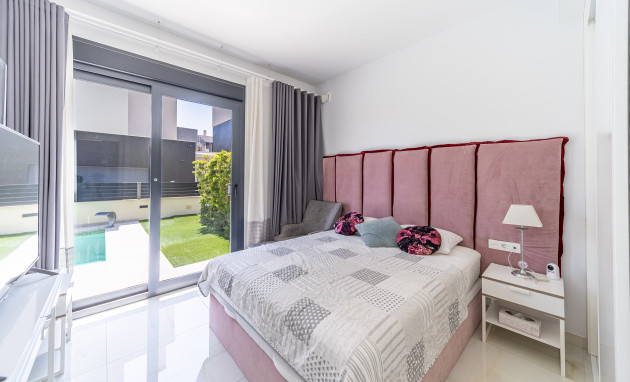 Herverkoop - Villa - Orihuela Costa - Lomas de Cabo Roig