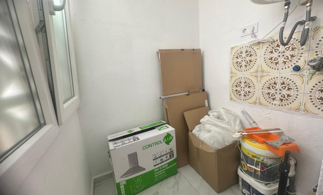 Herverkoop - Apartment - Torrevieja - Estacion de autobuses