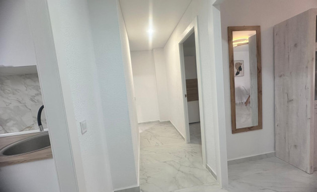 Herverkoop - Apartment - Torrevieja - Estacion de autobuses