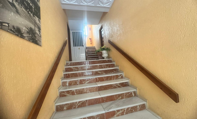 Herverkoop - Apartment - Torrevieja - Estacion de autobuses