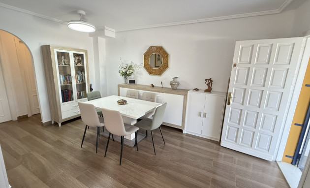 Herverkoop - House - Orihuela Costa - La Zenia